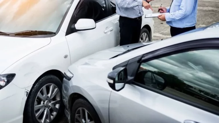 El español que vive en Suiza y alucina con lo que pasa si te dan un golpe en el coche