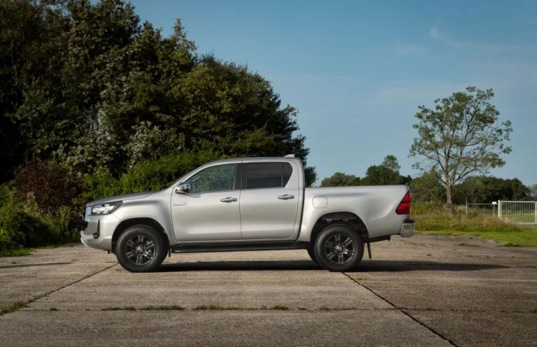 El Toyota Hilux Hybrid 48V por fin está a la venta en España