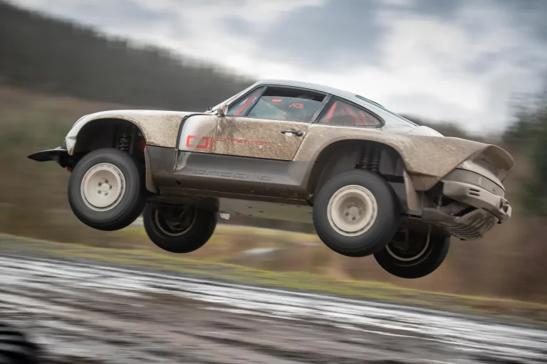 Singer ACS: Le da mil vueltas a un 911 Dakar, es único y ahora te lo puedes comprar