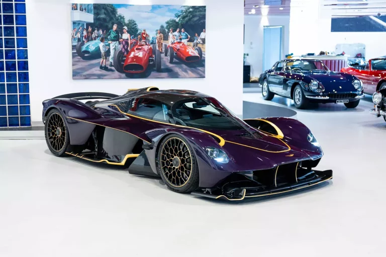 Este Aston Martin Valkyrie tiene más de 600.000 euros en extras: Te puedes imaginar su precio