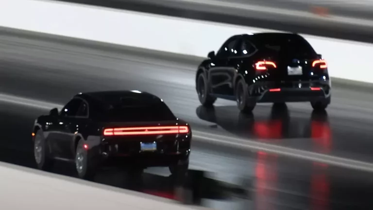 El prometedor muscle car eléctrico que sucumbe ante un Tesla Model Y