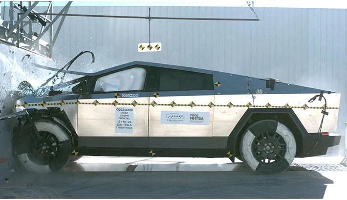 Investigan a Tesla por sus suspensiones: la NHTSA examina 1,2 millones de vehículos 1 Motor16 2025 Tesla Cybertruck. NHTSA. Imagen.