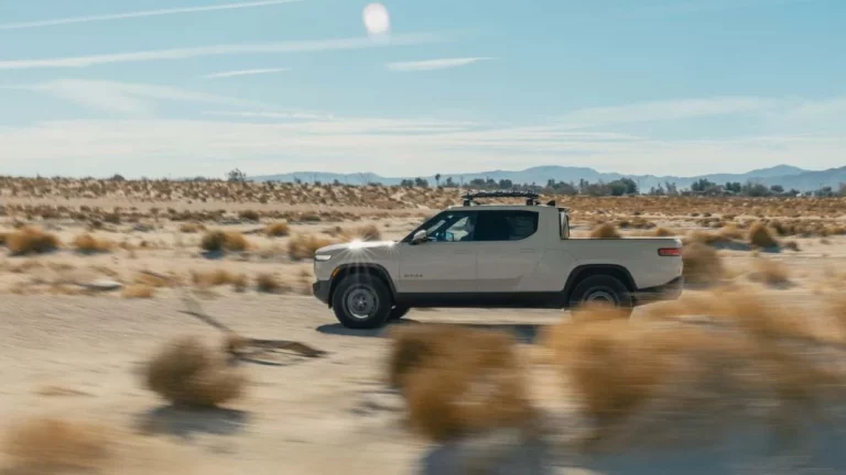 Los Rivian R1T y Rivian R1S estrenan su primera edición especial