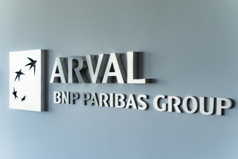 Arval aumenta su flota de vehículos hasta 1,79 millones: Un 32% de ellos son electrificados