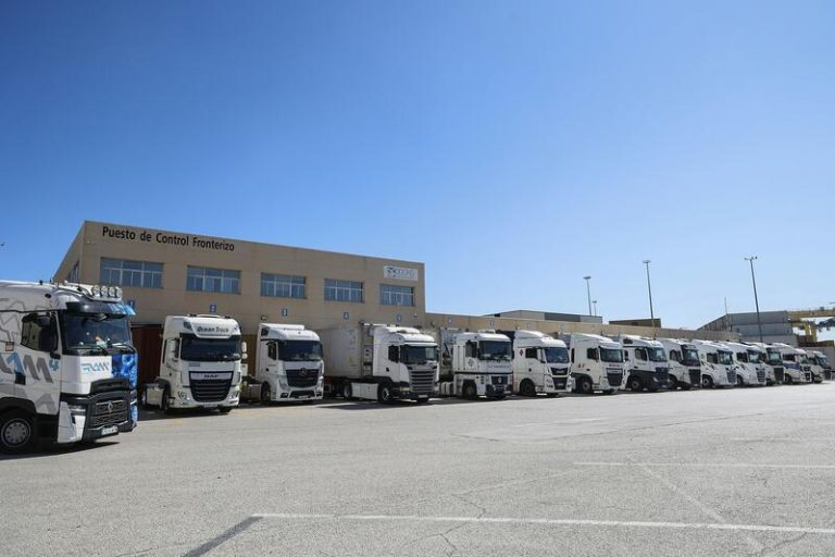 Las infraestructuras tecnológicas para electrificar el transporte llegan con retraso