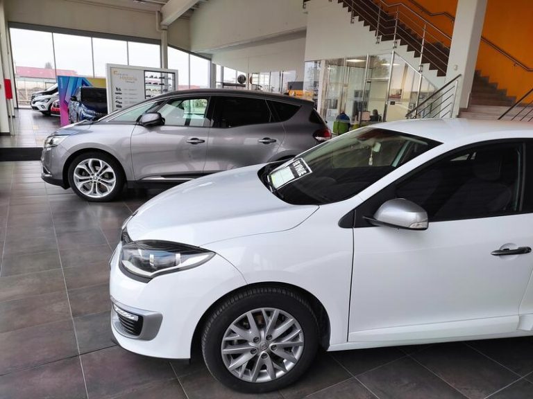 La edad media de los coches en España no para de crecer: Casi van al instituto