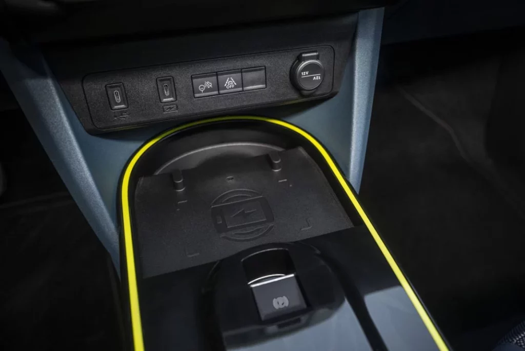 Fiat Grande Panda. La reinvención del icono italiano para la movilidad urbana moderna 39 Motor16 FIAT GRANDE PANDA 26 Motor16