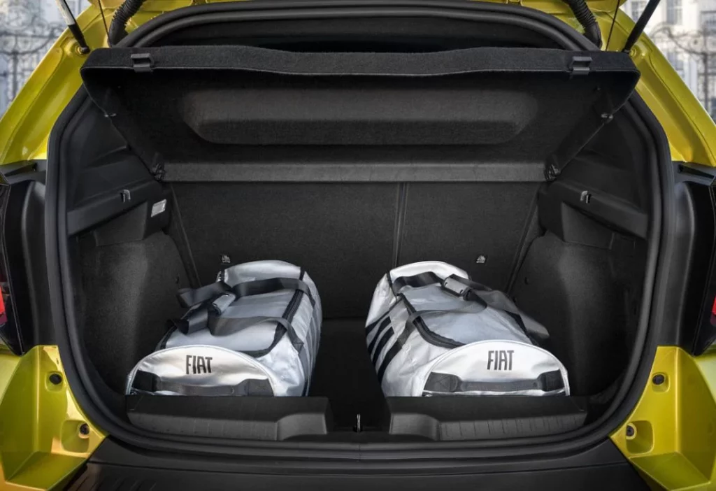 Fiat Grande Panda. La reinvención del icono italiano para la movilidad urbana moderna 26 Motor16 FIAT GRANDE PANDA 30 Motor16