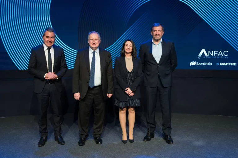 ANFAC pide movilización para conquistar la movilidad eléctrica
