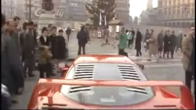 Así alucinaron en Milán cuando vieron un Ferrari F40 por vez primera en el año 1987