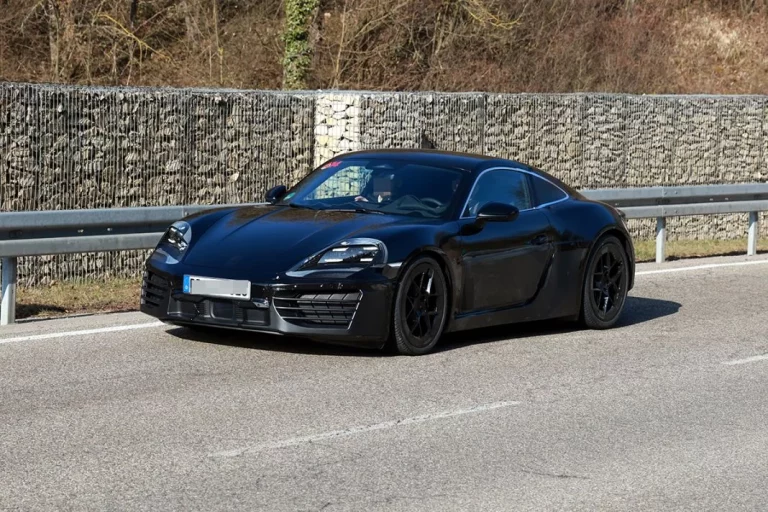 Primeras fotos espía del nuevo Porsche Cayman que, sí, será eléctrico
