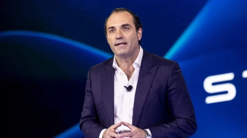 Stellantis se juega 13.000 millones en Estados Unidos, la mayor inversión de su historia 3 Motor16 2025 Antonio Filosa. CEO Stellantis. Imagen portada.