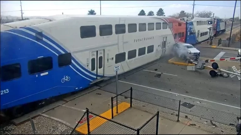 Por esto hay que tener cuidado en los paso nivel, tengan o no barrera