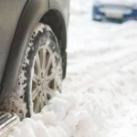 La sal que usan para quitar el hielo de la carretera daña tu coche. Pero así de fácil lo puedes evitar