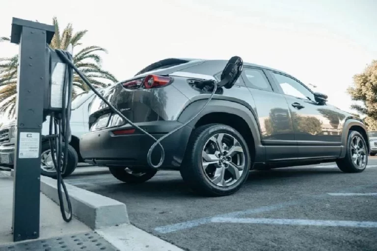 Las ayudas para coches eléctricos en 2025: lo que sabemos hasta ahora