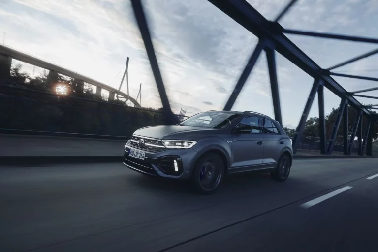 Volkswagen T-Roc R: Ahora es más barato y se ofrece con “chuches” en la versión Carbon Mate