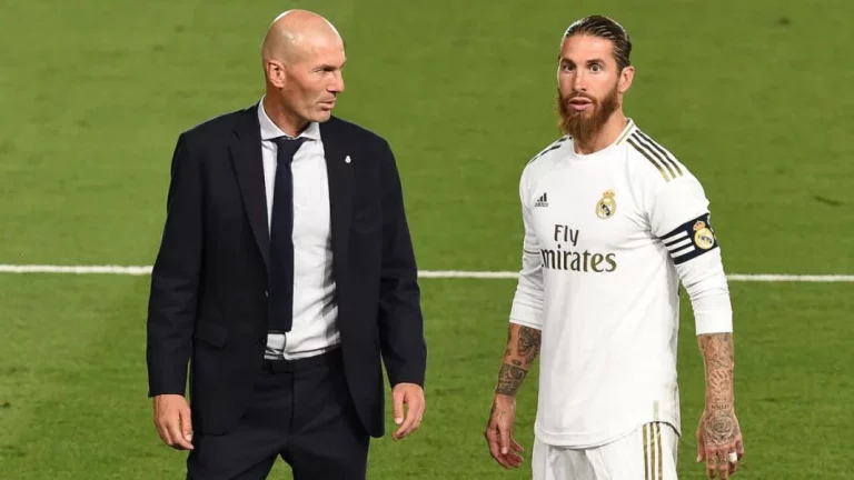 De superdeportivos a utilitarios eléctricos: Estos son los coches de Sergio Ramos y Zinedine Zidane