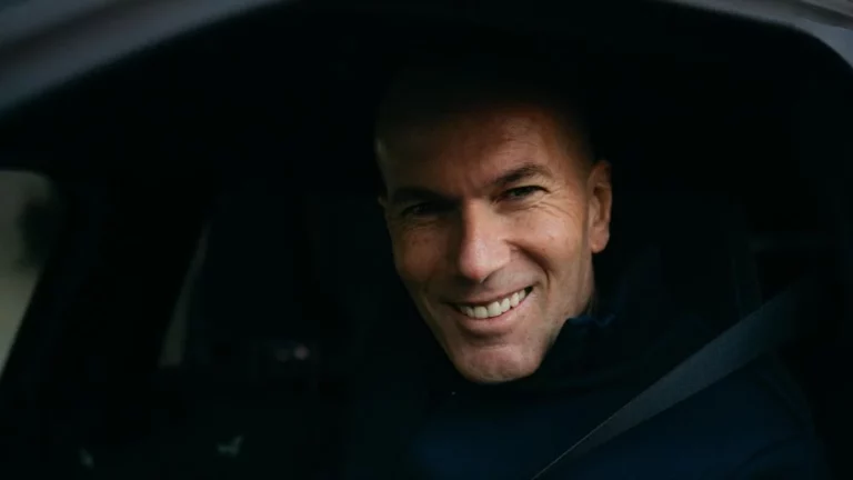 Zidane regresa a Madrid en un coche que dará que hablar