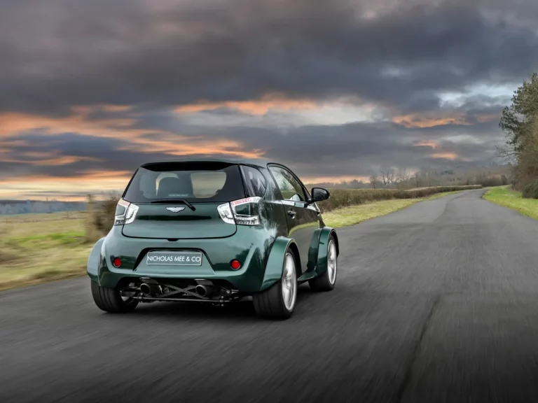 Si un Aston Martin Cygnet no es lo suficientemente loco, cómprate este Super Cygnet