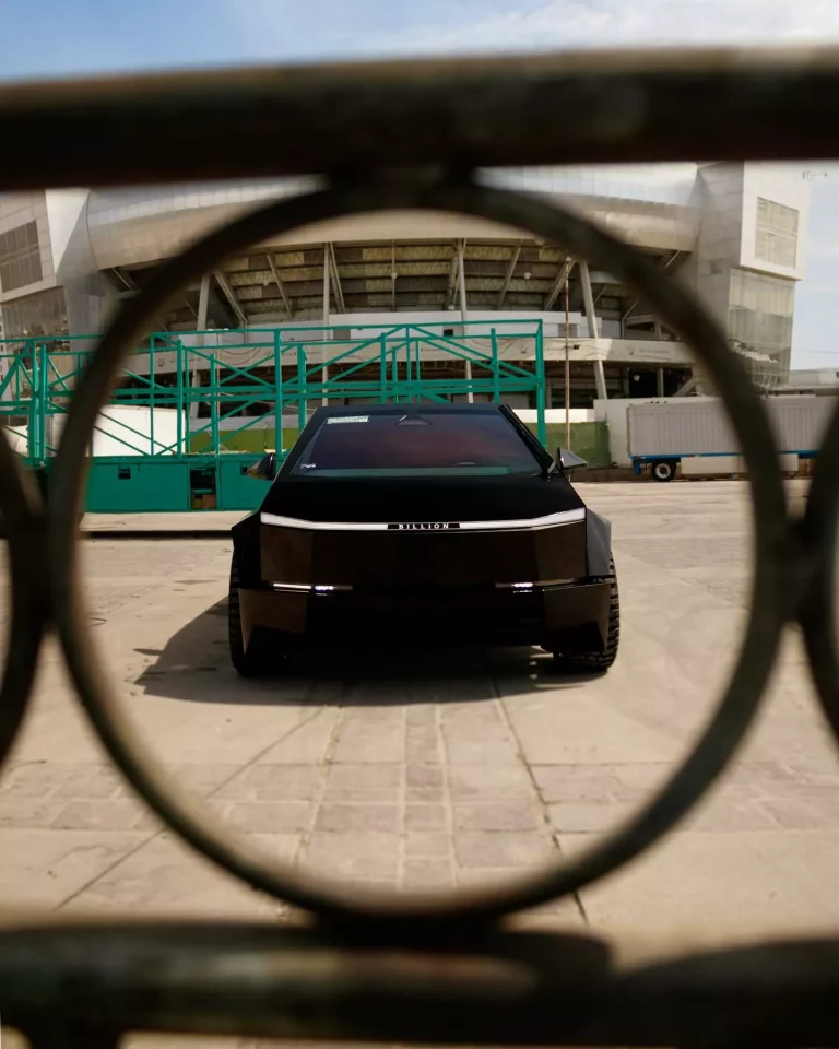 Este vitaminado Tesla Cybertruck llega desde un país poco querido por Trump