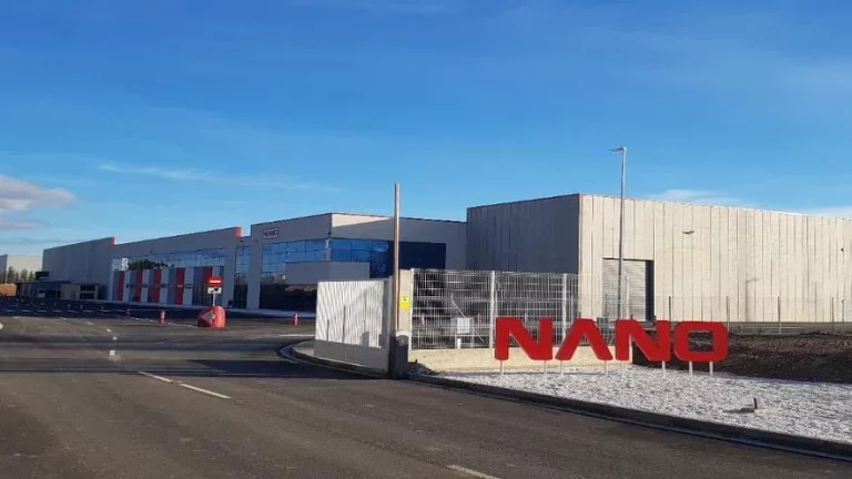Los trabajadores de Nano Automotive reclaman la continuidad de la empresa para conservar sus empleos