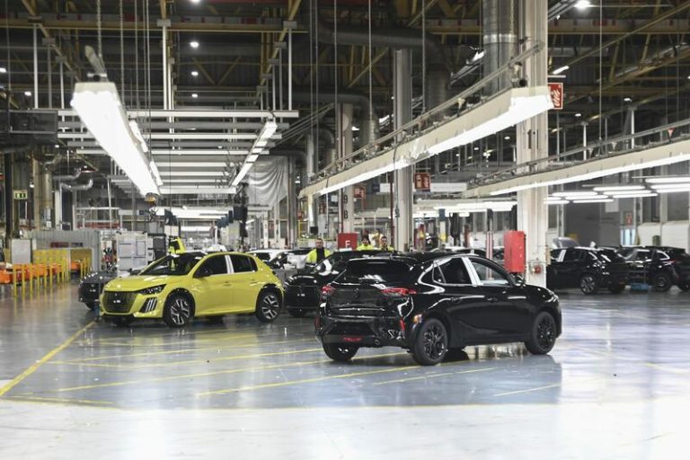 El superávit comercial del automóvil en España cayó un 76,44% en enero