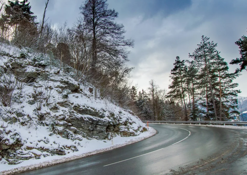 Carretera con nieve dgt