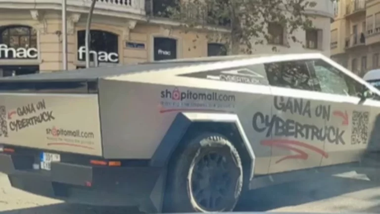 El Tesla Cybertruck más ‘sospechoso’ se ha paseado por Madrid y con matrículas europeas