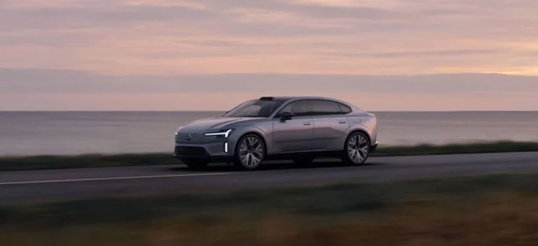 ES90, el Volvo eléctrico que carga más rápido y llega más lejos