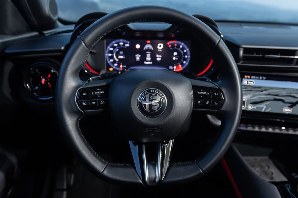 Alfa Romeo Junior: Herencia italiana, espíritu deportivo 20 Motor16 Junior Ibrida Q4 13 Motor16