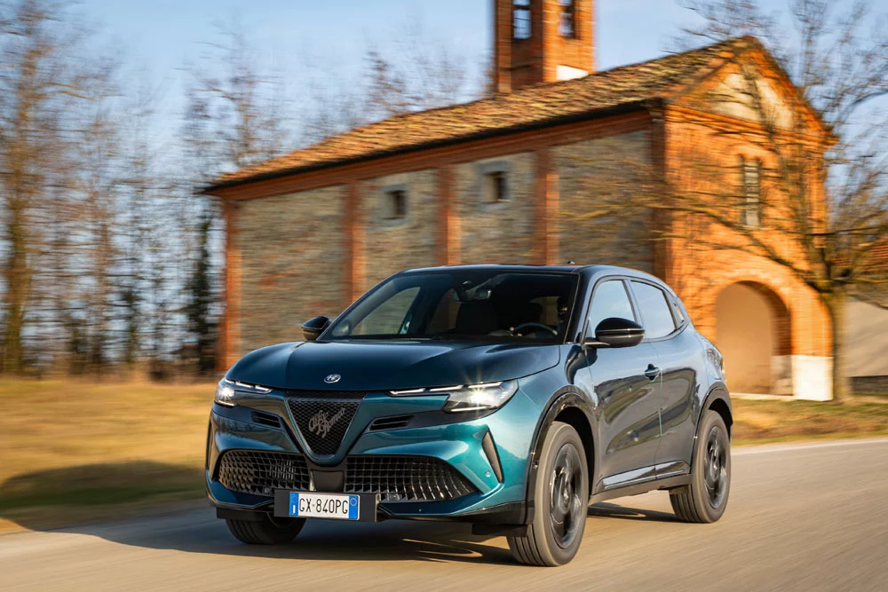 Alfa Romeo Junior: Herencia italiana, espíritu deportivo 15 Motor16 Junior Ibrida Q4 2 Motor16