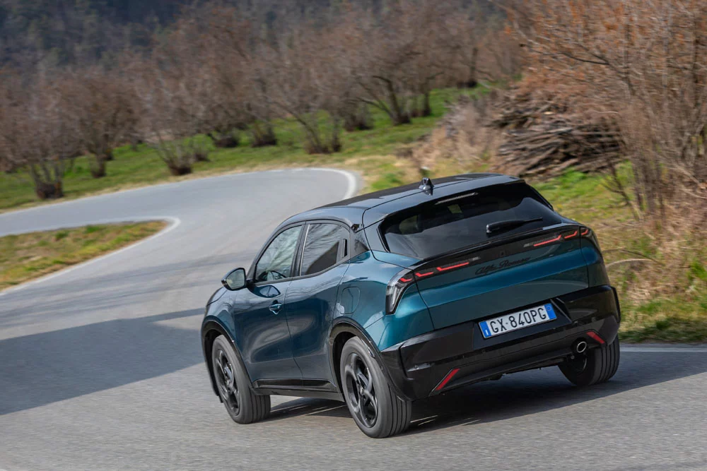 Alfa Romeo Junior: Herencia italiana, espíritu deportivo 11 Motor16 Junior Ibrida Q4 70 Motor16