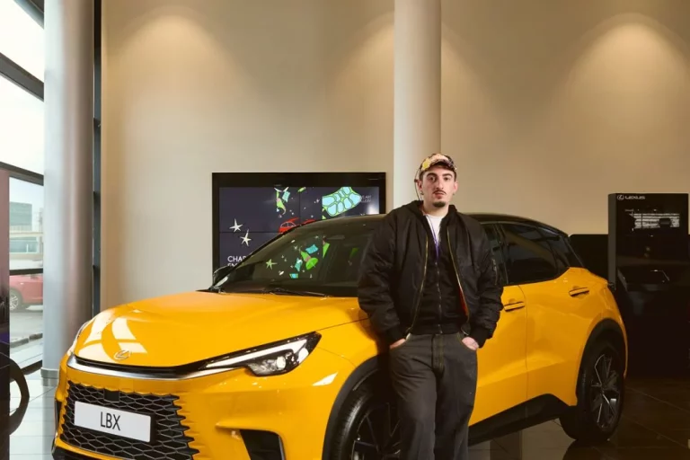 El arte se cuela en los concesionarios de Lexus