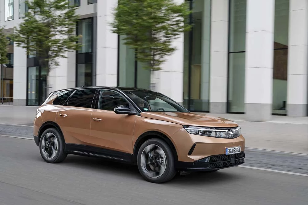 Opel inicia la venta del Grandland Electric Long Range: el SUV eléctrico que declara la guerra a la ansiedad de autonomía 7 Motor16 Nuevo Opel Grandland 4 Motor16