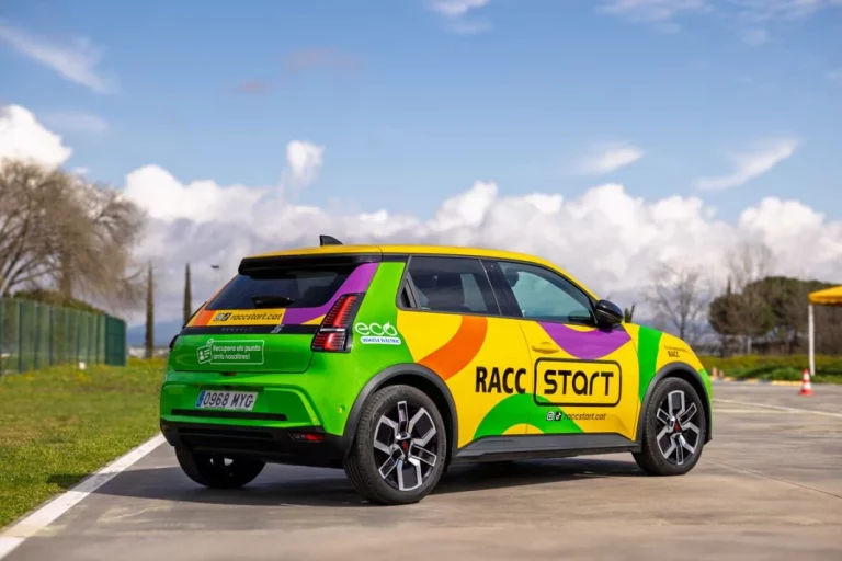 El Renault 5 E-Tech eléctrico llega a las autoescuelas