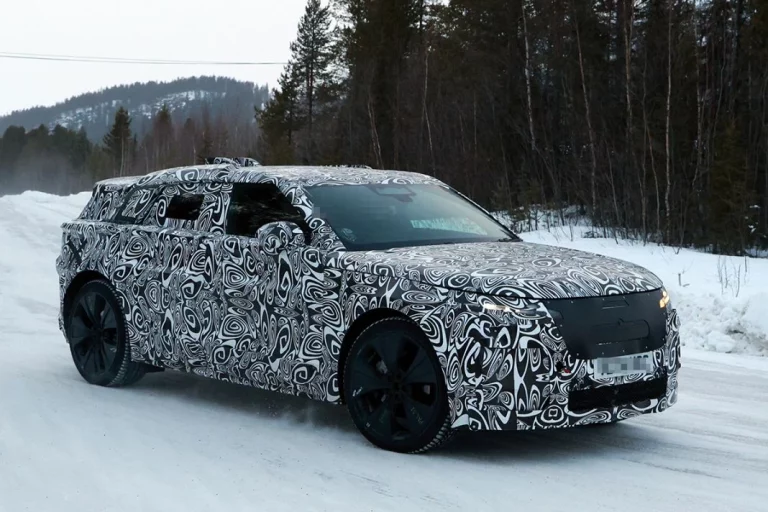 Fotos espía del Range Rover Velar EV, que estará listo para 2026