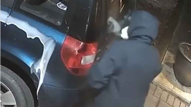 La anciana a la que no te gustaría tener de vecina y a la que no le gusta ni tu Skoda Yeti, ni tu Renault Scénic