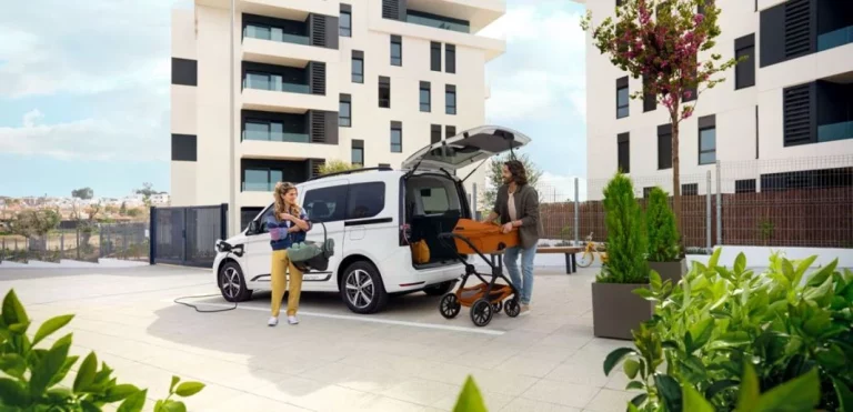 Primera prueba del Volkswagen Caddy PHEV. Nuevo campo de batalla