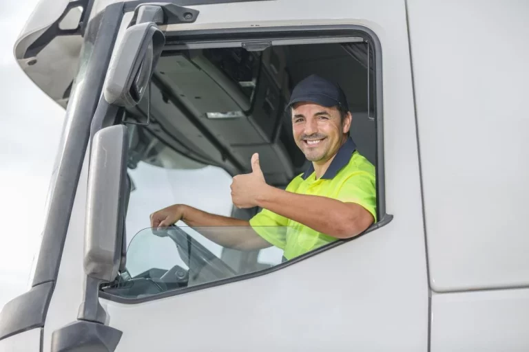 Si conduces un camión o un autobús, esta es la página que la DGT quiere que consultes ahora mismo