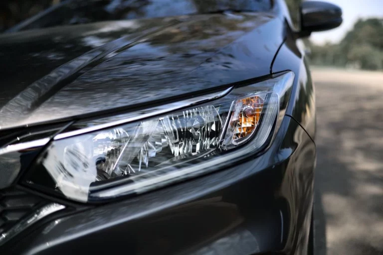 Poco más de 20 euros cuesta en Leroy Merlin el mejor kit para pulir los faros que puedes comprar