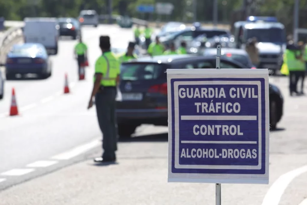 Arranca la temporada de comidas y cenas de empresa y la Guardia Civil de Tráfico lo sabe 1 Motor16 Control de alcohol y drogas conducir