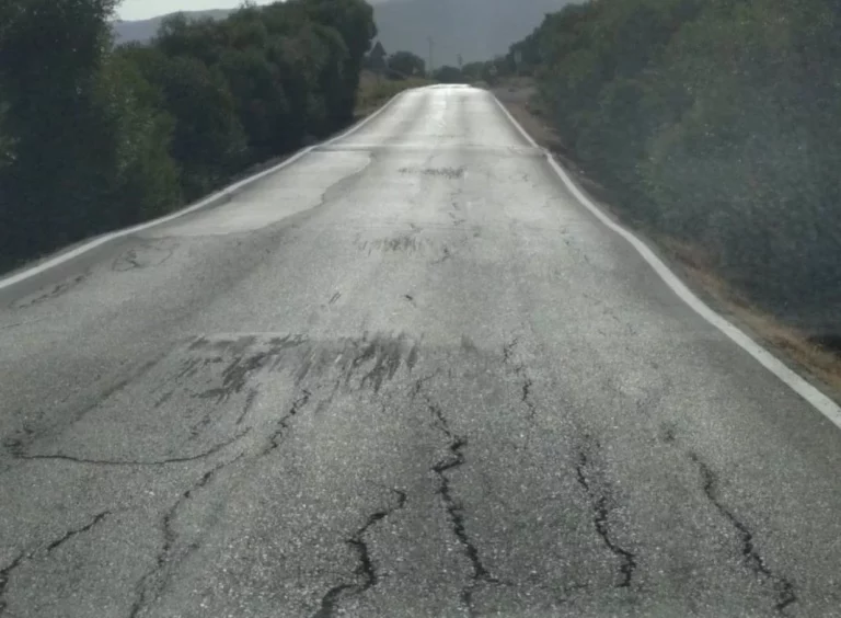 Las averías que pueden causar en tu coche los miles de baches que florecen en las carreteras