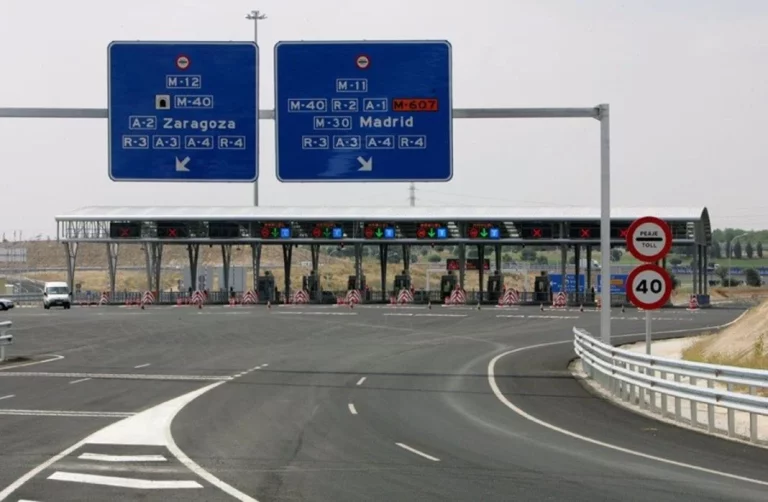 Viajar gratis por una carretera de peaje: anota este truco legal que nunca falla
