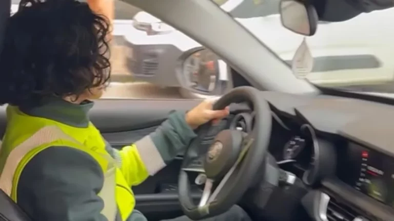 Esta Guardia Civil te recuerda cual tiene que se tu prioridad número uno cuando conduces