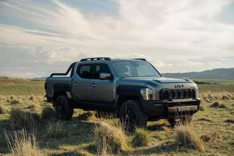 El pickup Kia Tasman continúa calentando el ambiente antes de su lanzamiento oficial