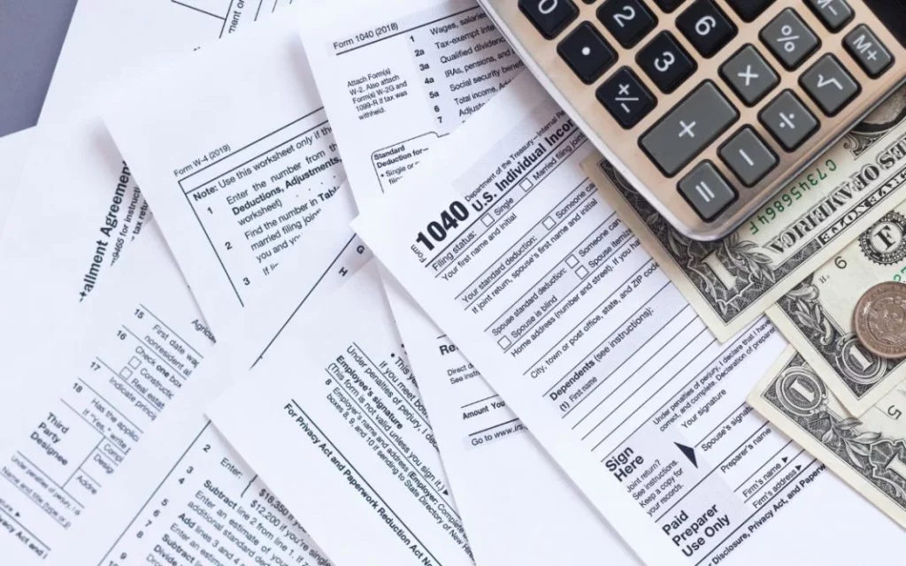 Fermín (53), inspector de Hacienda: "Si compraste un coche eléctrico el año pasado, podrás desgravarlo en tu declaración de la renta este año" 2 motor16 declaración de impuestos