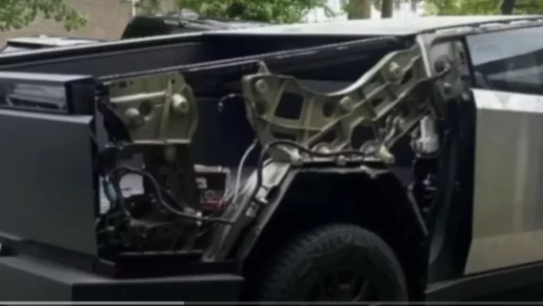 Los Tesla Cybertruck se caen a pedazos: Más de 46.000 tienen que pasar por el taller