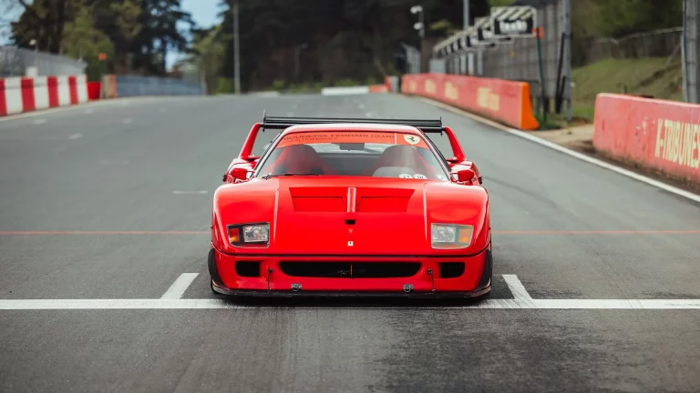 Si querías un Ferrari F40 de carreras esta es tu oportunidad