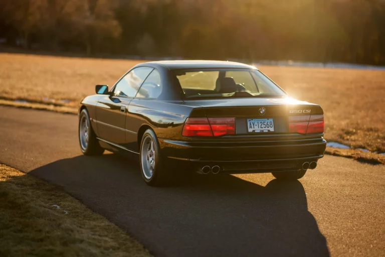 Cuando conducir un BMW V12 y manual se considera un regalo a pesar de haber pagado un buen dinero