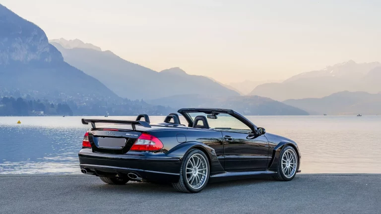 Mercedes construyó 80 de estos CLK DTM AMG Convertible y este se subasta